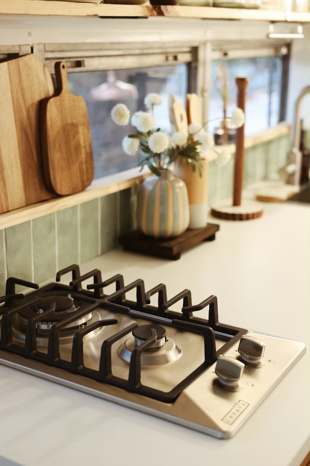 Fully equipped kitchen at La Vagabus